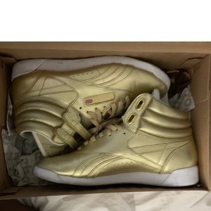 Reebok RuVilla Villa freestyle Pumps